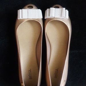 Women's shoes